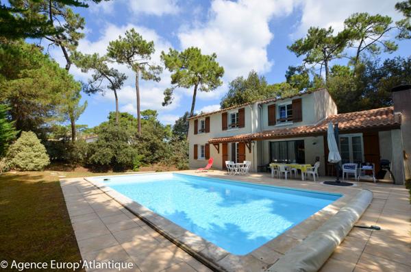 VILLA avec PISCINE chauffée 5 pièces LA PALMYRE - QUARTIER CALME et BOISE - PROCHE CENTRE ET TENNIS
