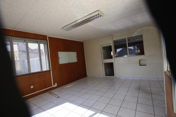 Entrepot /bureau à vendre LA CLAYETTE (71)