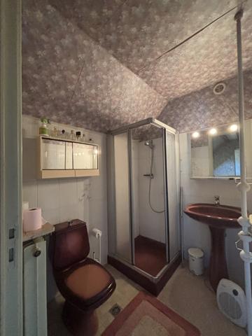 LAIGNES (21) maison de 205m² ,année 1980 ,avec sous-sol , garages et terrain de 2000m² proche de l'autoroute. Laignes (21330)