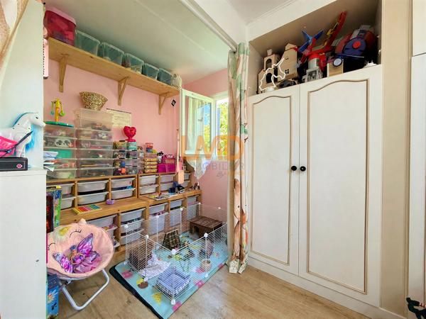 Roquebrune-sur-Argens – Chalet 82 m², 3 chambres et jardin