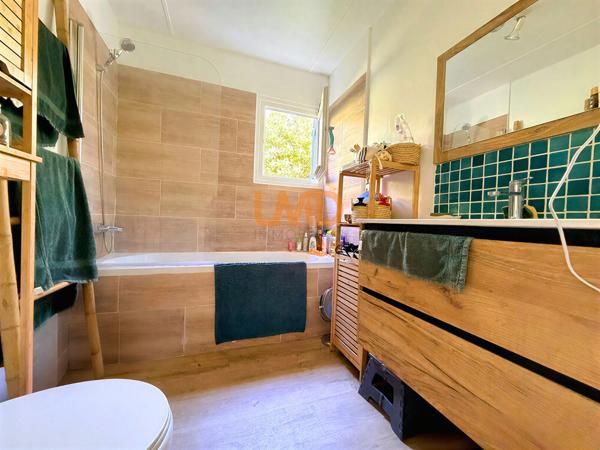 Roquebrune-sur-Argens – Chalet 82 m², 3 chambres et jardin