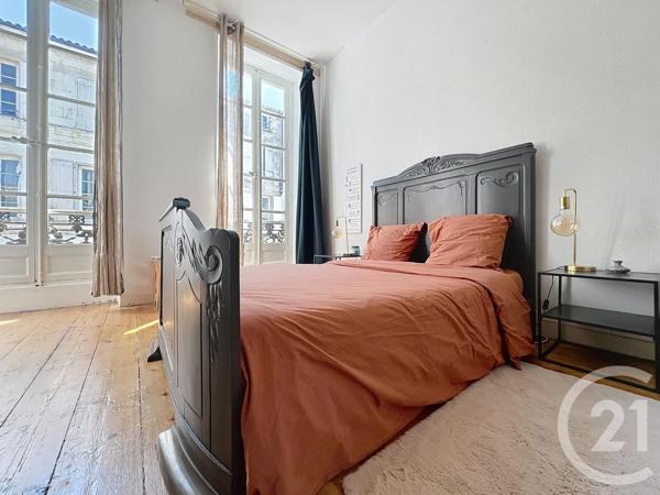 Immeuble à vendre  146 m 2   ROCHEFORT  - 17