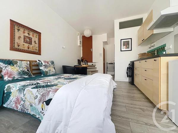 Immeuble à vendre  146 m 2   ROCHEFORT  - 17