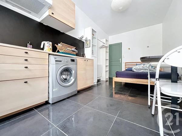 Immeuble à vendre  146 m 2   ROCHEFORT  - 17