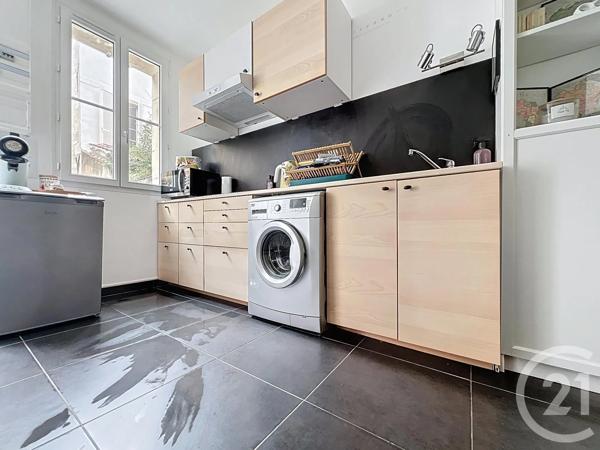 Immeuble à vendre  146 m 2   ROCHEFORT  - 17