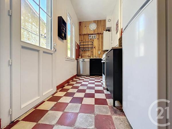 Immeuble à vendre  146 m 2   ROCHEFORT  - 17