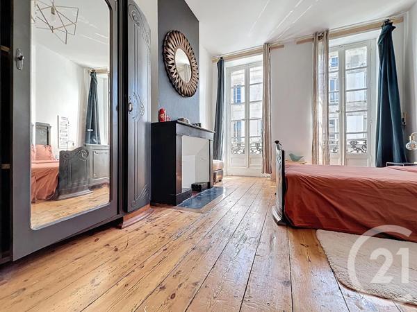 Immeuble à vendre  146 m 2   ROCHEFORT  - 17