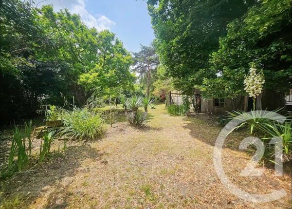 Maison à vendre  4 pièces - 129 m 2   ST YRIEIX SUR CHARENTE  - 16