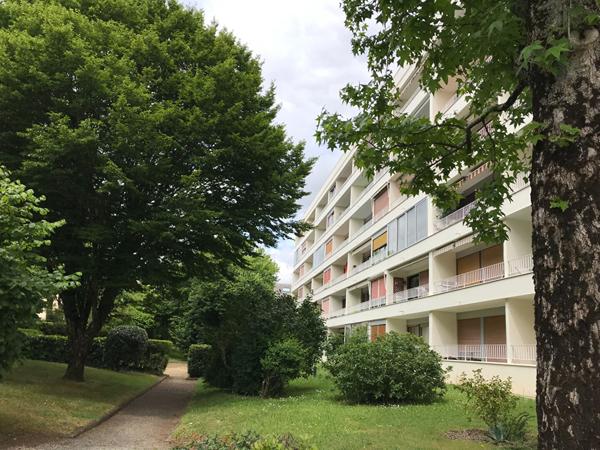 Appartement à vendre à Vannes 3 - 4 chambres dernier étage ascenseur balcon garage