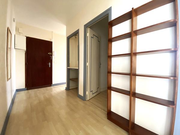 Appartement à vendre à Vannes 3 - 4 chambres dernier étage ascenseur balcon garage