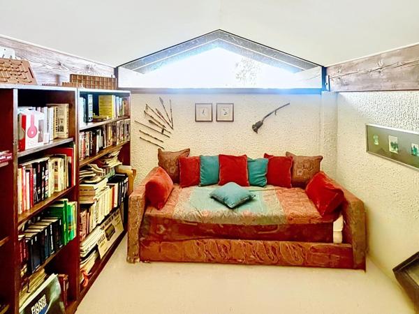 MAISON ATYPIQUE AVEC DES VOLUMES INCROYABLES