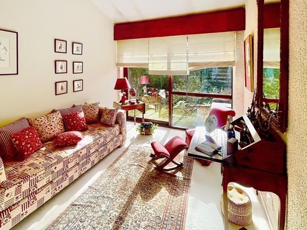 MAISON ATYPIQUE AVEC DES VOLUMES INCROYABLES