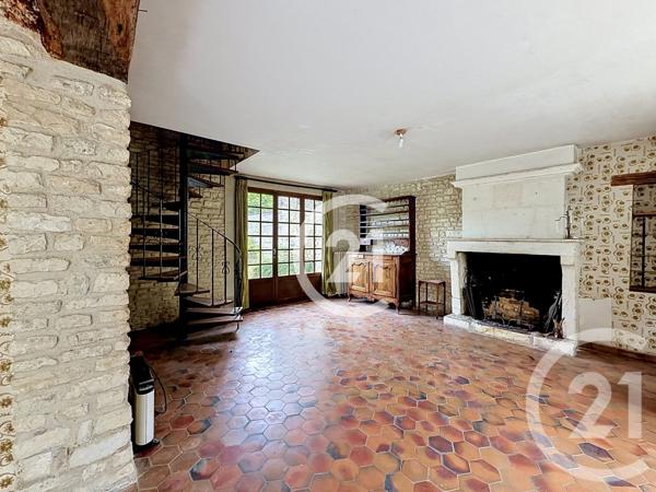 Maison à vendre  6 pièces - 137 m 2   JARNAC  - 16