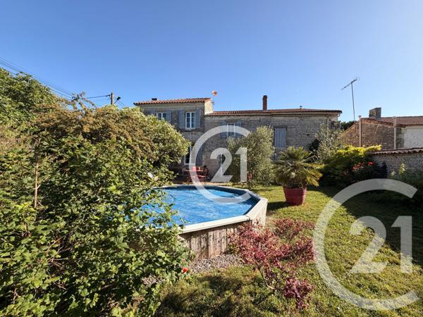 Maison à vendre  6 pièces - 137 m 2   JARNAC  - 16