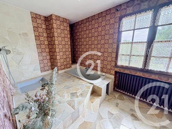 Maison à vendre  6 pièces - 137 m 2   JARNAC  - 16