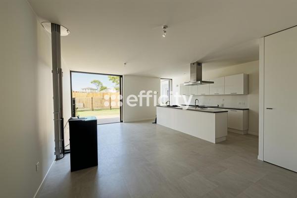 Maison
         5 pièces
        - 99 m² 438 900 € *