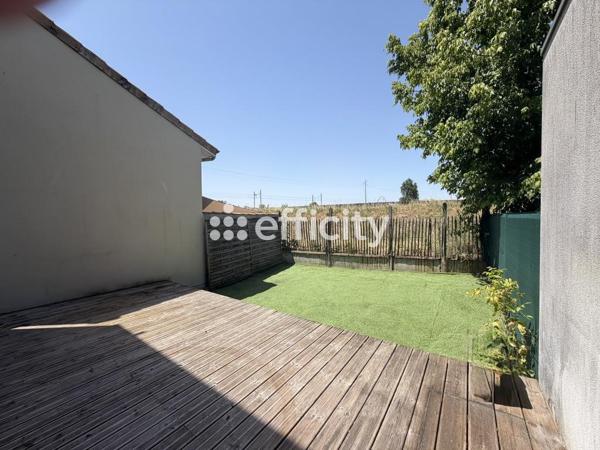 Maison
         5 pièces
        - 99 m² 438 900 € *