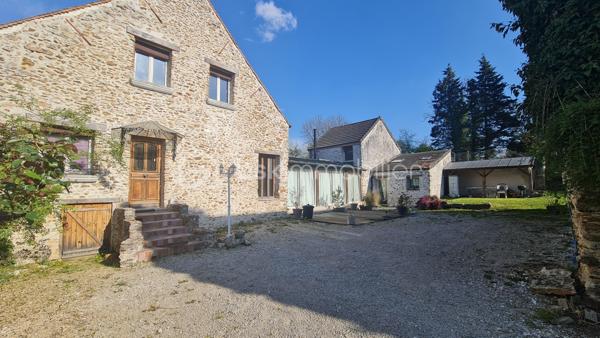 Maison en pierre de 180 m²