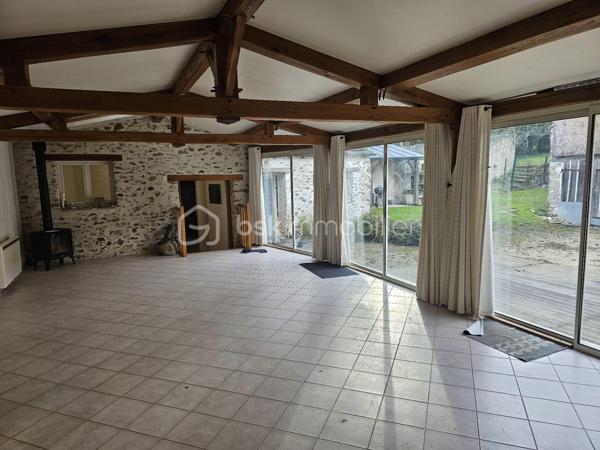 Maison en pierre de 180 m²