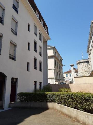 T2 - PLACE FRANCHEVILLE - FRANCHEVILLE - Idéalement ...