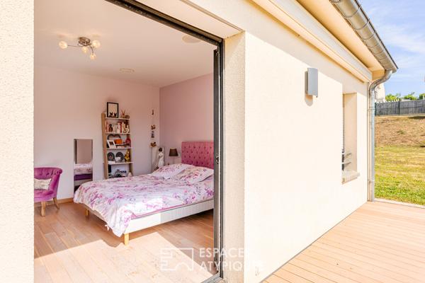 Maison contemporaine aux volumes spectaculaires sous verrières à Oinville-sur-Montcient