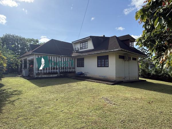 A MATOURY BOURG VILLA D'EXCEPTION IDEALEMENT SITUEE SUR UNE PARCELLE DE 1365 M2