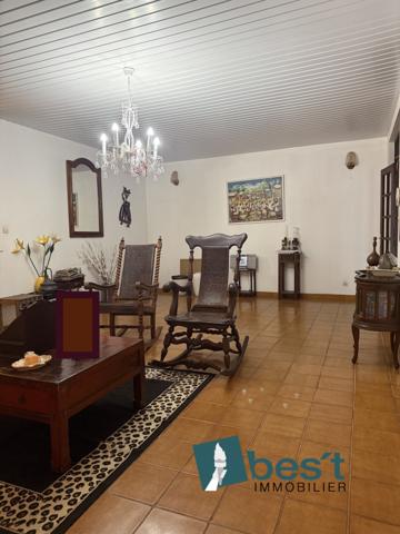 A MATOURY BOURG VILLA D'EXCEPTION IDEALEMENT SITUEE SUR UNE PARCELLE DE 1365 M2