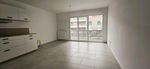 Très bel Appartement avec Balcon et 2 parkings