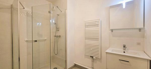 Très bel Appartement avec Balcon et 2 parkings