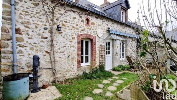 Maison de village 5 pièces de 112 m² à Martigné-sur-Mayenne (53470)