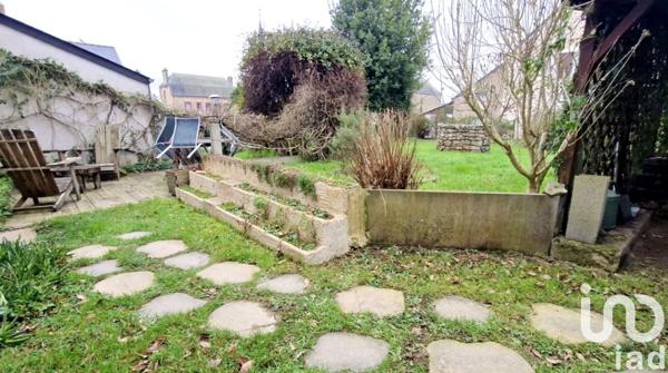 Maison de village 5 pièces de 112 m² à Martigné-sur-Mayenne (53470)