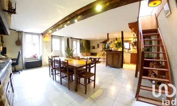 Maison de village 5 pièces de 112 m² à Martigné-sur-Mayenne (53470)