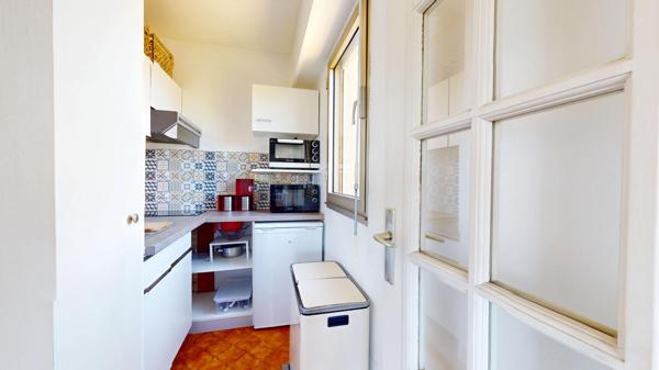 Appartement à louer 810 € CC Villeneuve-Loubet 1 pièce 32 m² DPE D