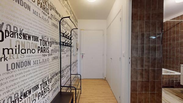 Appartement à louer 810 € CC Villeneuve-Loubet 1 pièce 32 m² DPE D