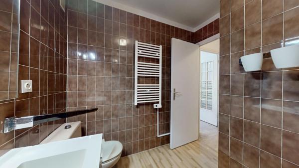 Appartement à louer 810 € CC Villeneuve-Loubet 1 pièce 32 m² DPE D