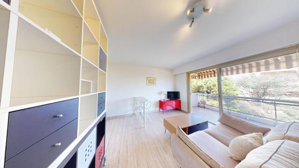 Appartement à louer 810 € CC Villeneuve-Loubet 1 pièce 32 m² DPE D