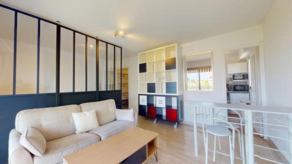 Appartement à louer 810 € CC Villeneuve-Loubet 1 pièce 32 m² DPE D