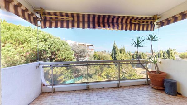 Appartement à louer 810 € CC Villeneuve-Loubet 1 pièce 32 m² DPE D