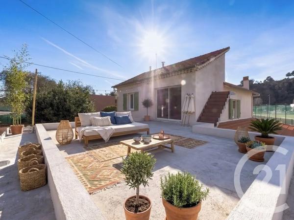 Appartement F4 à vendre  4 pièces - 97,57 m 2   CAGNES SUR MER  - 06
