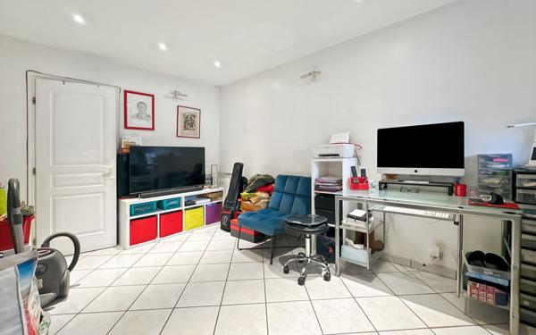 Appartement à vendre    2 pièces • 27 m2 Saulx-les-Chartreux