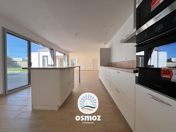 Maison 2025 type 5 avec piscine, garage et stationnements !