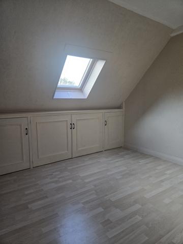 Maison 5 chambres et un bureau centre bourg