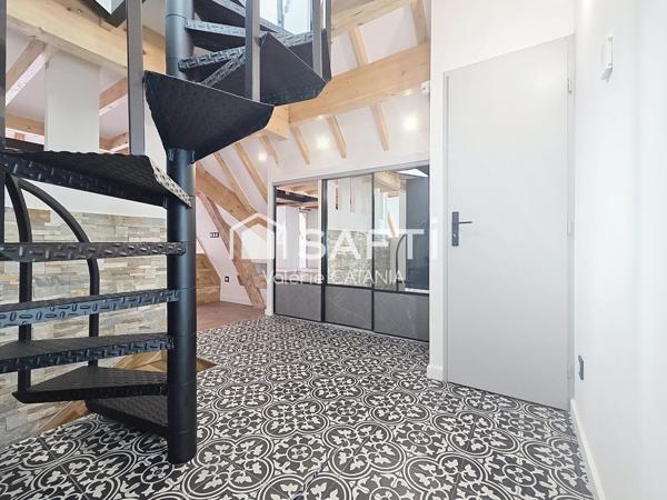 St Laurent du Pont, Appartement T4, dernier étage, rénové à neuf avec ascenseur.