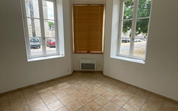 Appartement à louer    3 pièces •  Léré