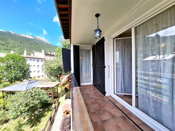 Charmante Maison Type 4 avec Garage et Dépendances - Briançon Centre-Ville