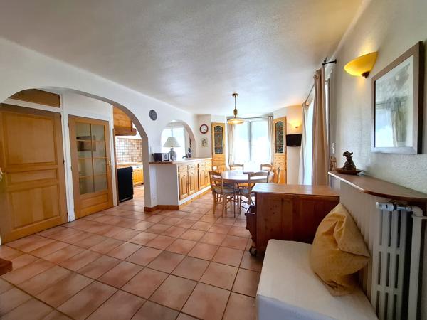 Charmante Maison Type 4 avec Garage et Dépendances - Briançon Centre-Ville