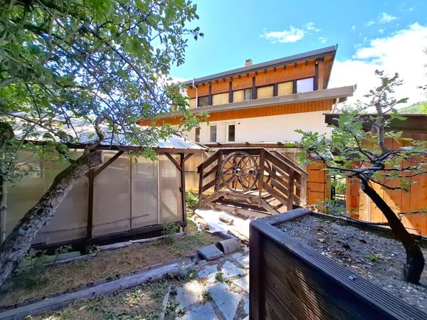 Charmante Maison Type 4 avec Garage et Dépendances - Briançon Centre-Ville