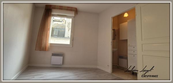 Dpt Aisne (02), à vendre centre ville de CHATEAU THIERRY appartement T5 de 103,47 m² - 3 chambres -séjour 34m2- place de parking