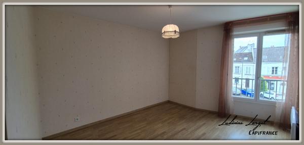 Dpt Aisne (02), à vendre centre ville de CHATEAU THIERRY appartement T5 de 103,47 m² - 3 chambres -séjour 34m2- place de parking