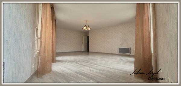 Dpt Aisne (02), à vendre centre ville de CHATEAU THIERRY appartement T5 de 103,47 m² - 3 chambres -séjour 34m2- place de parking